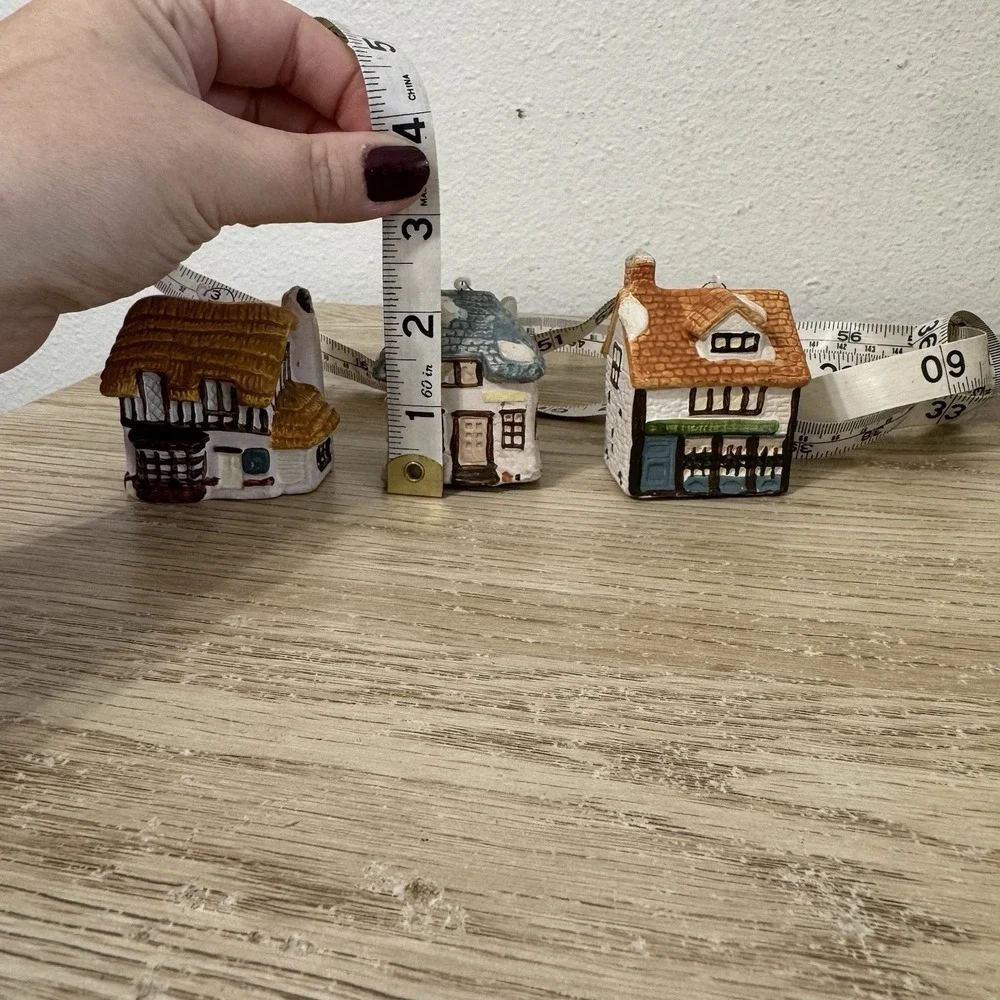 Christmas‎ Village House Lot Of 3 Mini Plastic Houses Ornaments Vintage Homes